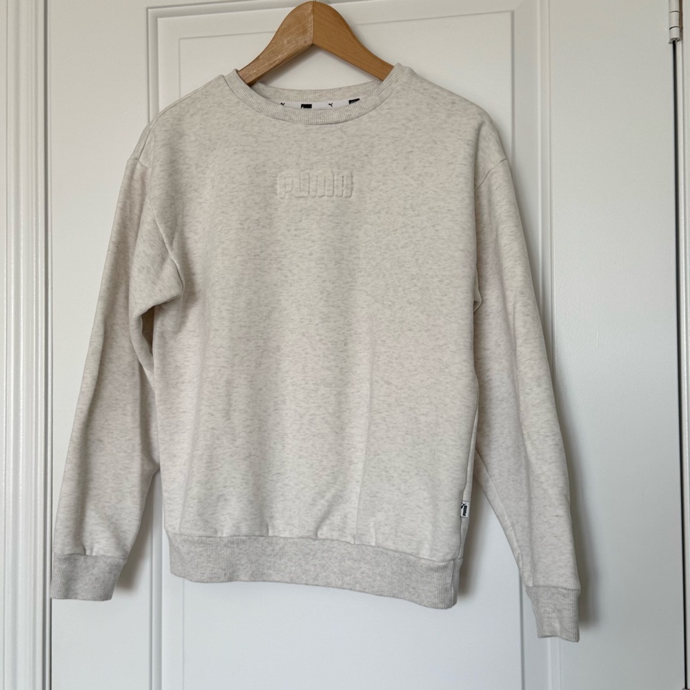 Puma Heathered Grey Crewneck Sweatshirt with embossed logo at chest, size small